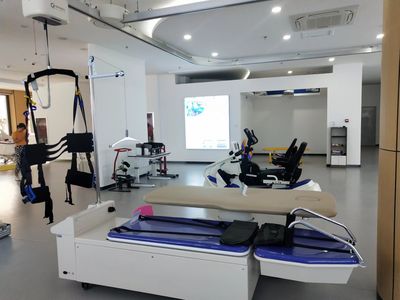 王紹忠一行參觀內(nèi)蒙古康復(fù)輔具暨適老化產(chǎn)品展示服務(wù)示范中心，助力銀發(fā)經(jīng)濟(jì)新發(fā)展